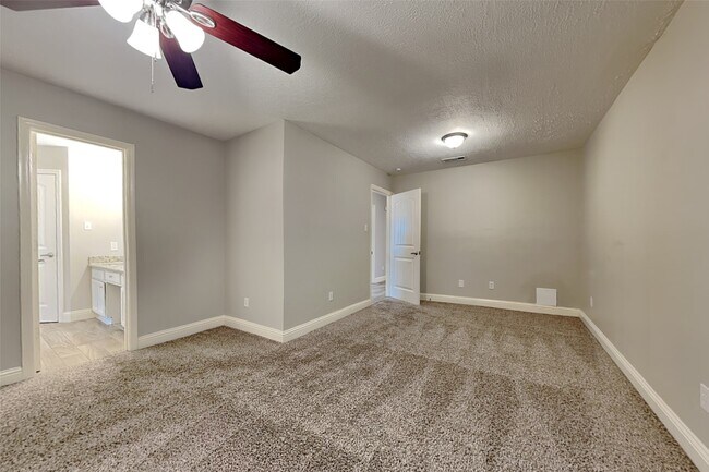 Building Photo - 19902 Pinefield Ct