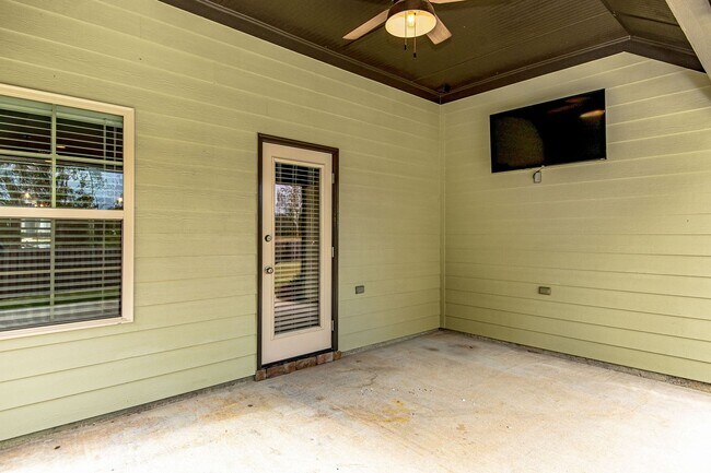 Building Photo - 9872 Bluestone Circle