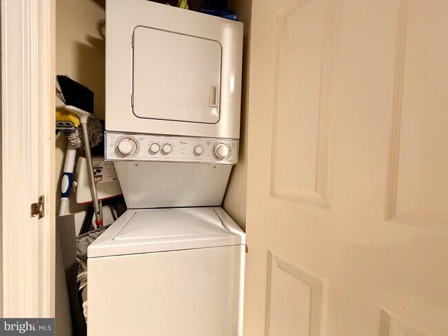 Building Photo - 1080 Wisconsin Ave NW