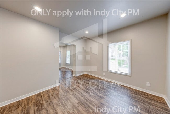 Building Photo - 117 N Riley Ave