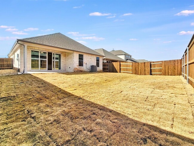 Building Photo - 2000 Wilsons Warbler Dr