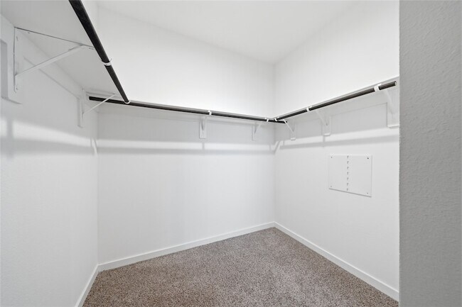 Building Photo - 31638 Featherstone Trl