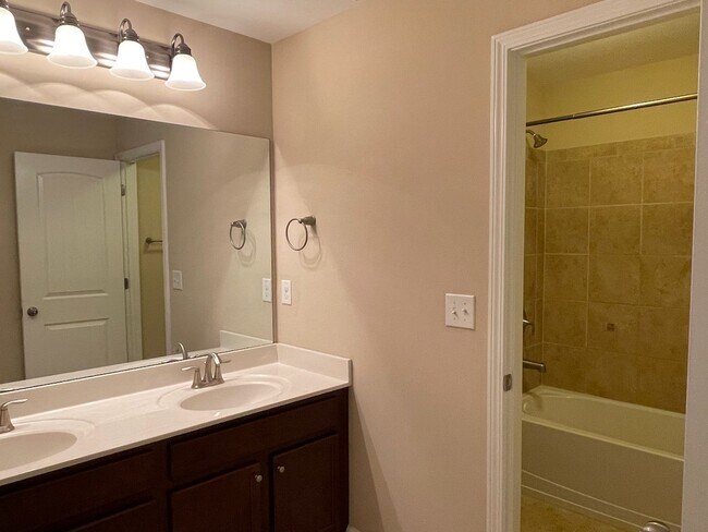 Building Photo - Large, Beautiful Home in Berkeley Hills Estate
