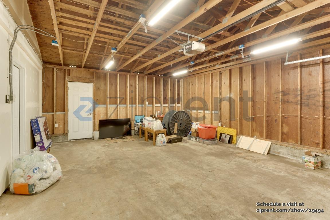 Building Photo - 5705 38th Ct SE