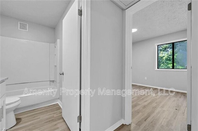 Building Photo - 620 Celey St