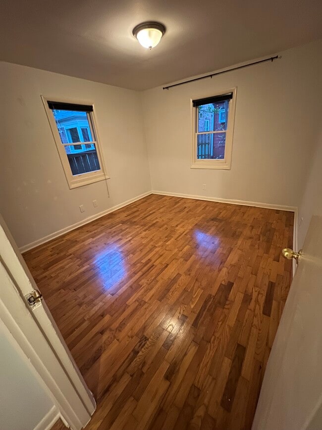 Bedroom 2 - 816 Amsterdam Ave NE