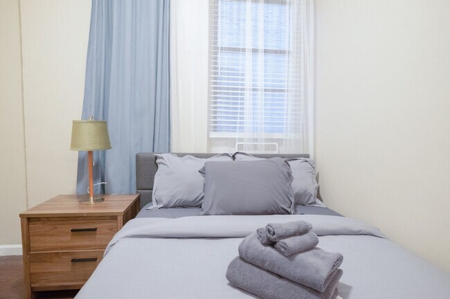 Building Photo - 5 W 101st St