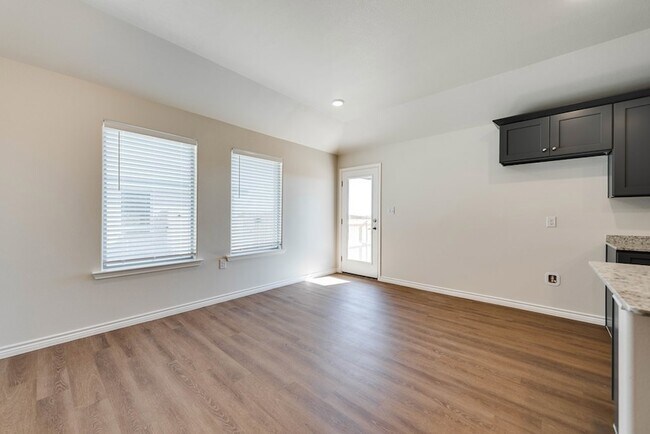 Building Photo - 1417 Bajada St