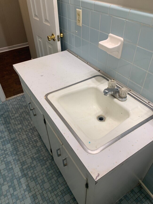 Building Photo - 506 Zetterower Rd