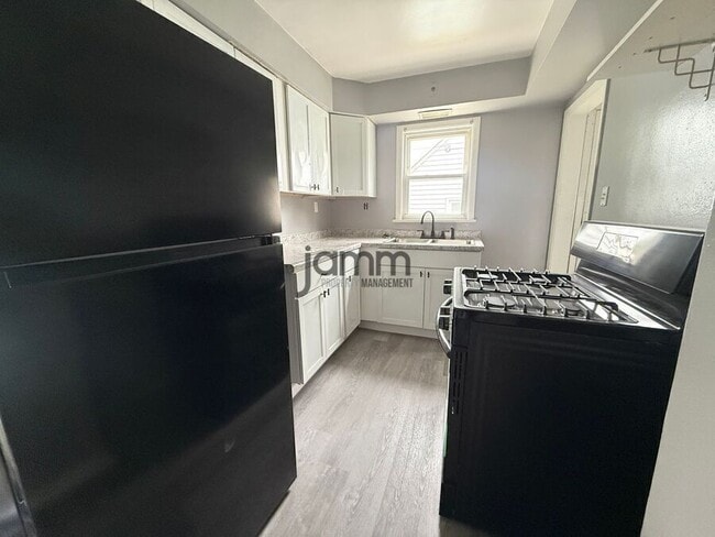 Building Photo - 5026 E 86th St