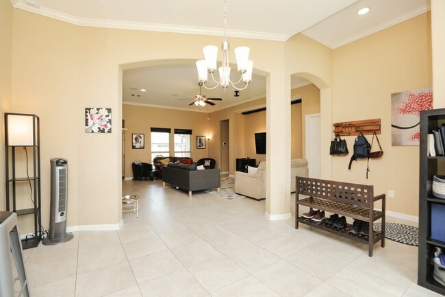 Building Photo - 6615 Goldspier St