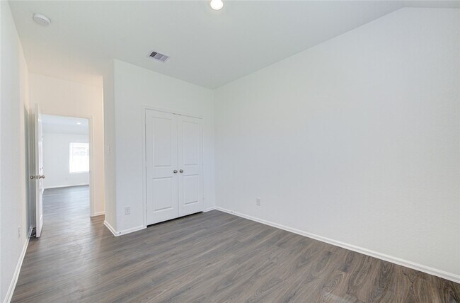 Building Photo - 5023 Lavaridge Dr