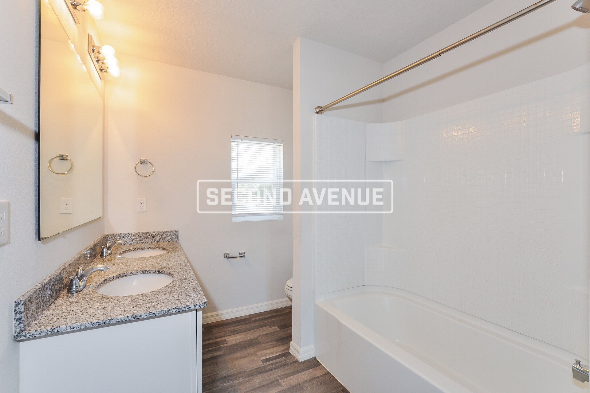 Building Photo - 41 Raemoor Dr