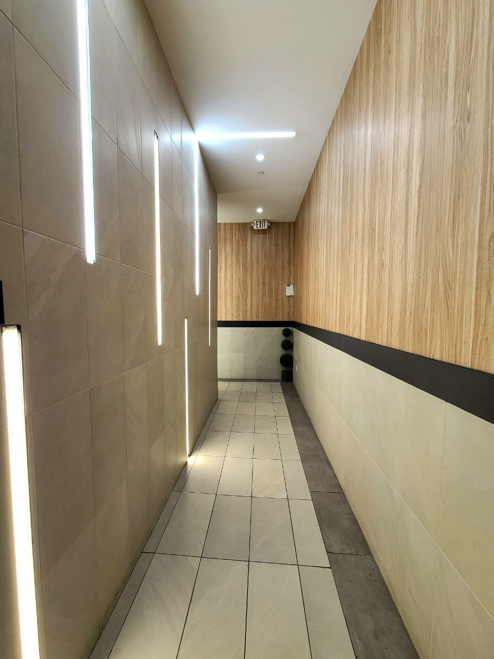 Building Photo - 556 Market St