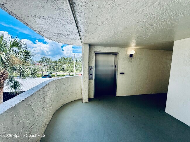 Building Photo - 250 S Sykes Creek Pkwy