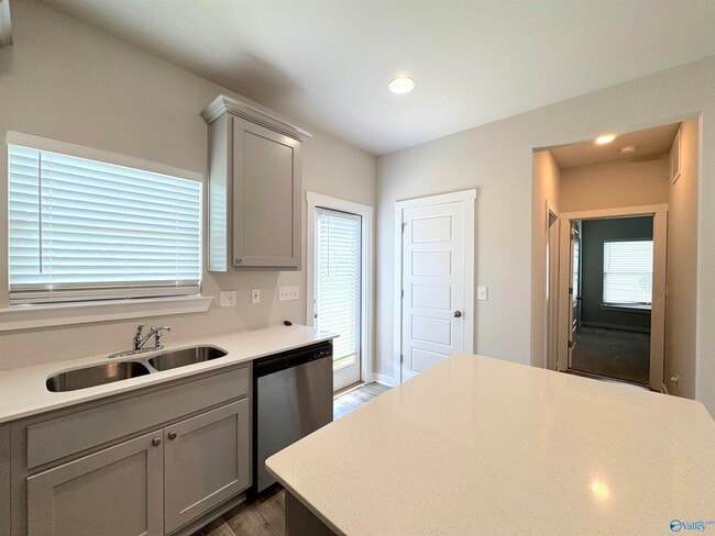 Building Photo - 219 Cotton Bayou Dr