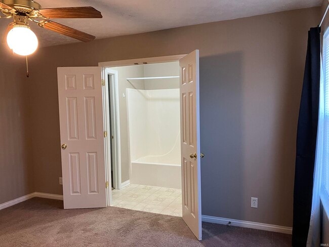 Building Photo - 8120 Cedar Point Dr