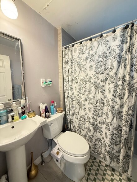 Building Photo - 73 Newbury St