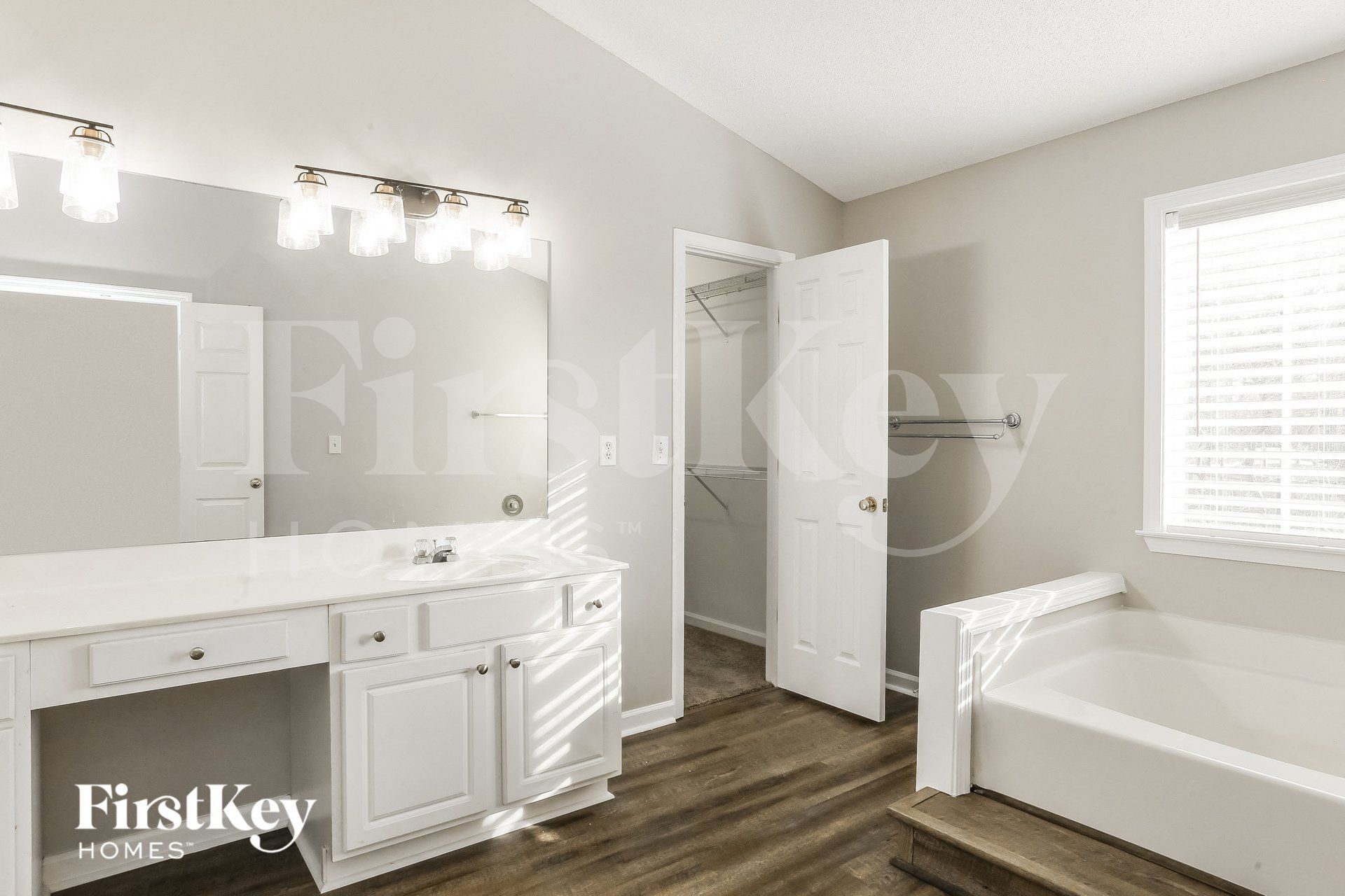 Building Photo - 786 Weybourne Ct NE