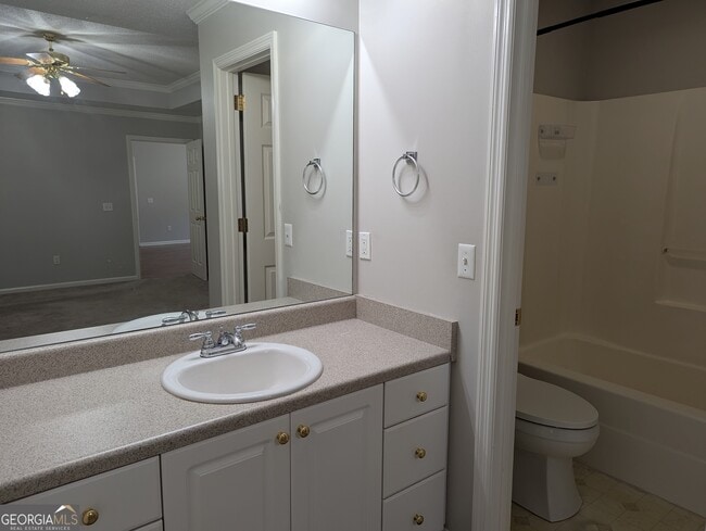 Building Photo - 22 Hidden Creek Dr