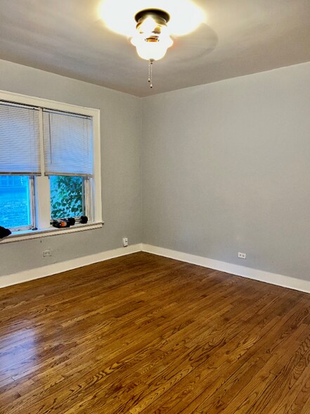 Building Photo - 5031 N Harding Ave