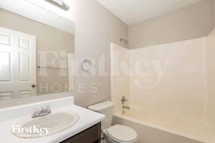 Building Photo - 3881 Berkshire Ridge Dr