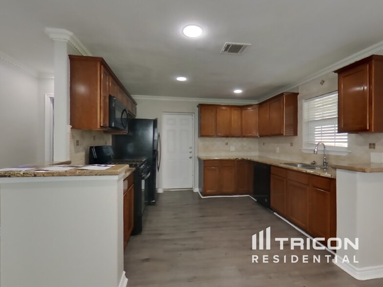 Building Photo - 21114 Southern Colony Ct