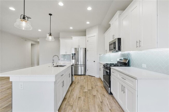 Building Photo - 941 Del Raphael Dr