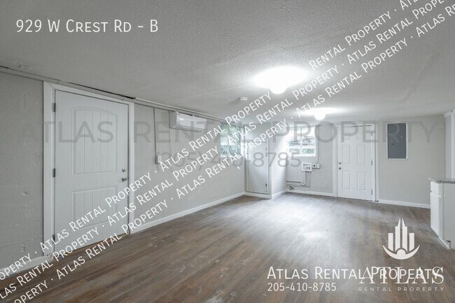 Building Photo - 929 W Crest Rd