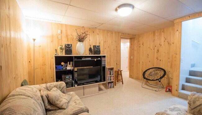 Building Photo - 101 Pine Ridge Plz