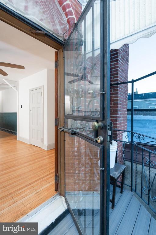 Building Photo - 932 N 5th St