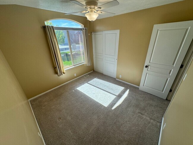 Building Photo - 8291 Water Oak Dr