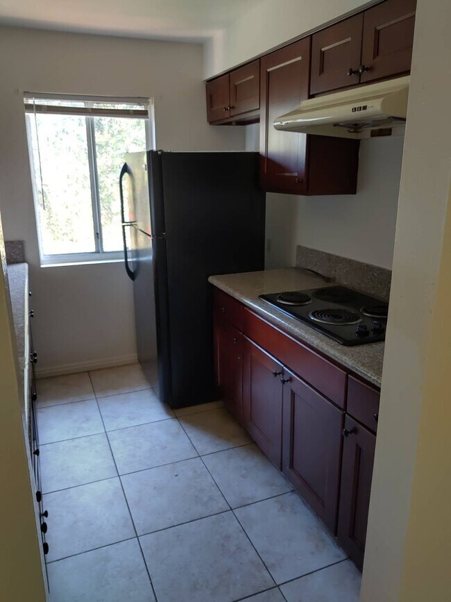 Building Photo - Beautiful Condo in Serene Montebello HOA Community – Pool, Spa & Prime Location