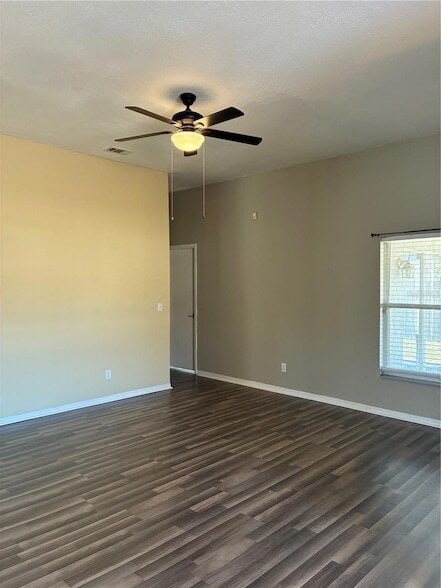 Building Photo - 5841 Dorham Pl