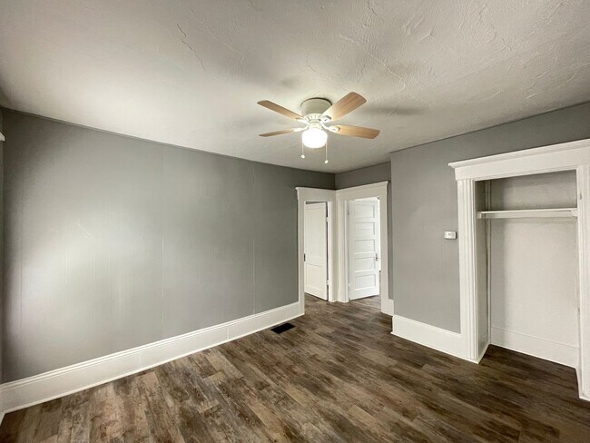 Building Photo - 421 Spruce St