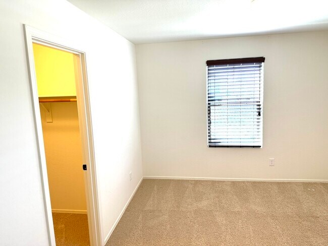 Building Photo - Stunning Elliot Groves home in Morrison Ranch. 4 bed+ 2 offices + loft