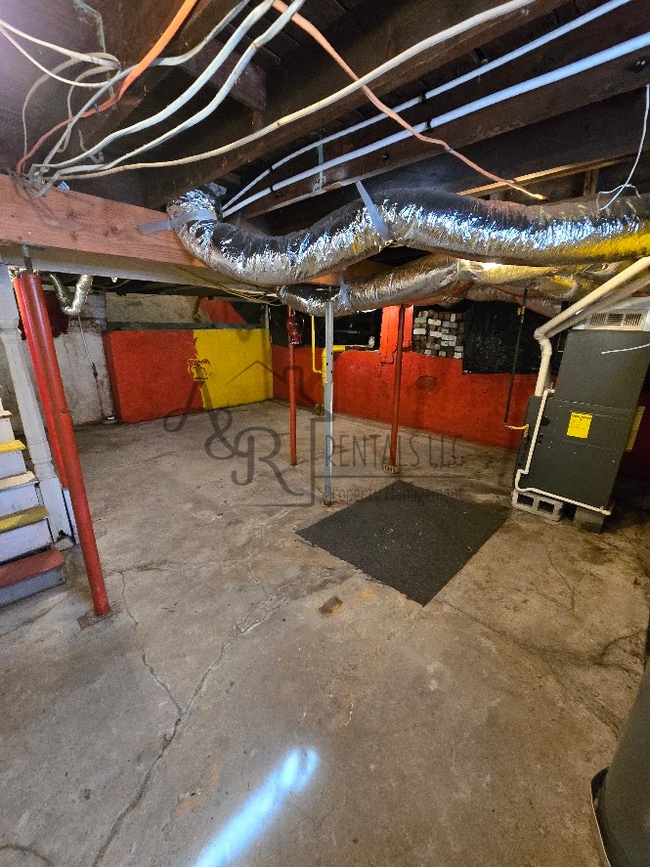 Building Photo - 103 E 17th St