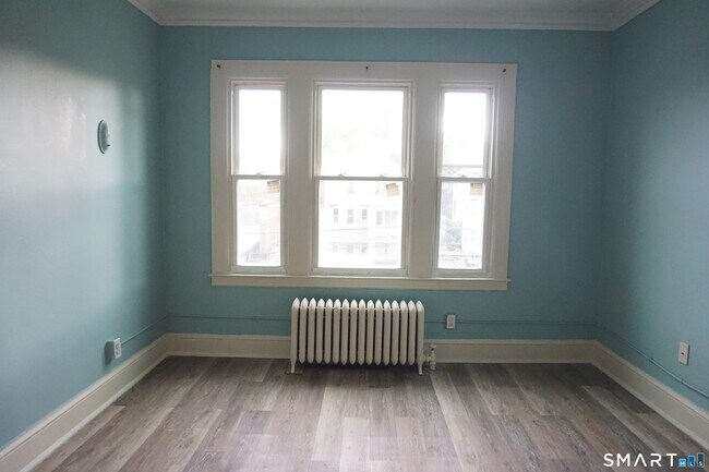 Building Photo - 472 Prospect Ave