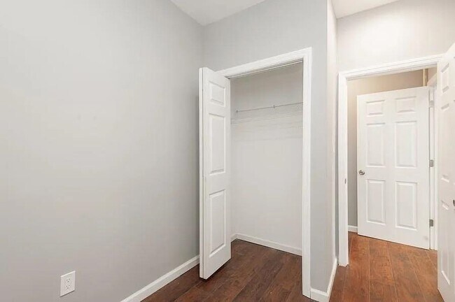 Building Photo - 705 8th St