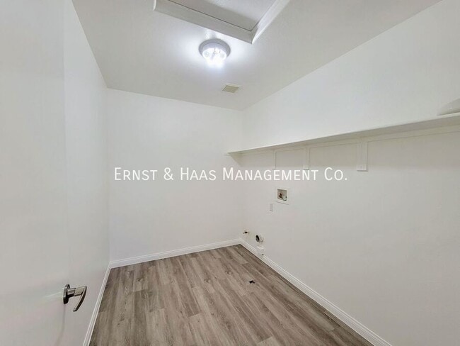 Building Photo - 17528 Yellowwood Way