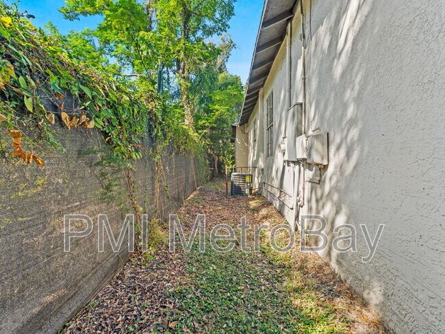 Building Photo - 8210 N Klondyke St