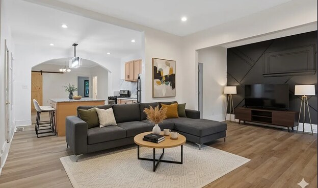 Building Photo - 207 Boyden St