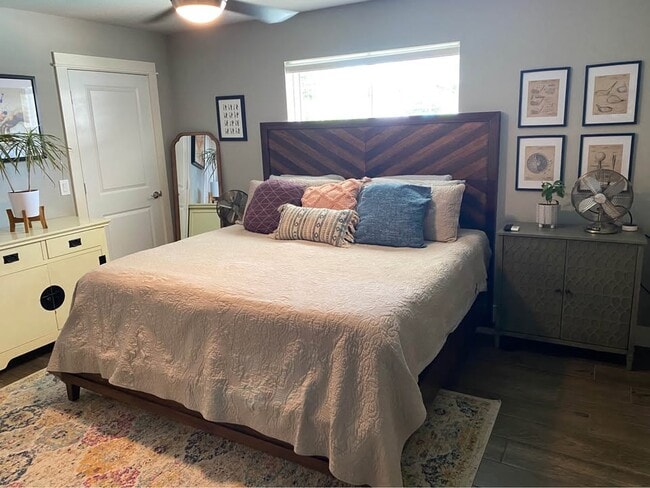 Building Photo - 1613 S 26th Pl