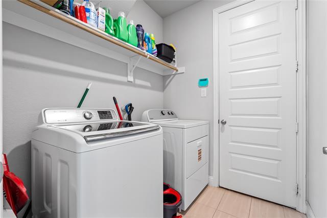 Building Photo - 6017 Mango Dr