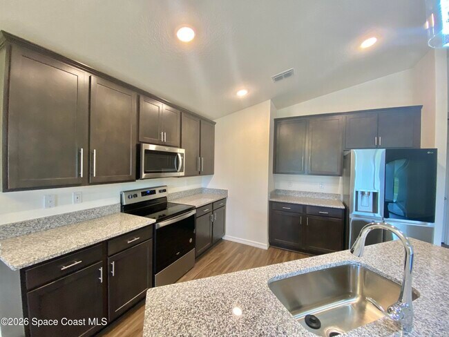 Building Photo - 1210 Dania Cir