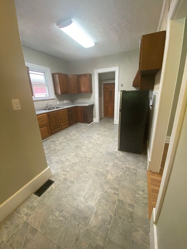 Building Photo - 2 Bed 1 Bath  Close to UD