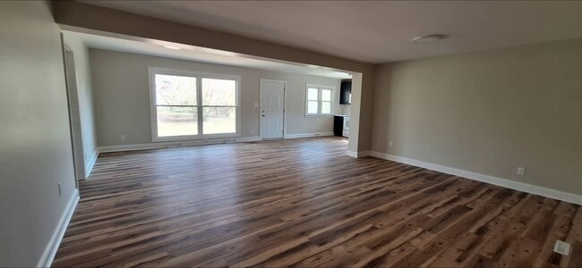 Building Photo - 20405 Williams St