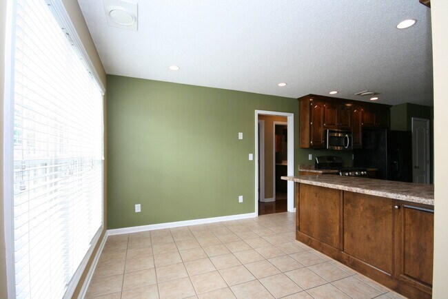 Building Photo - 176 Timber Oak Rd