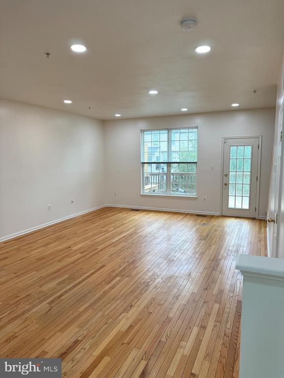 Building Photo - 1943 Harpers Ct