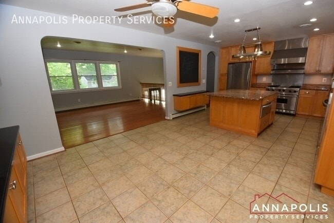 Building Photo - 127 Riverview Ave